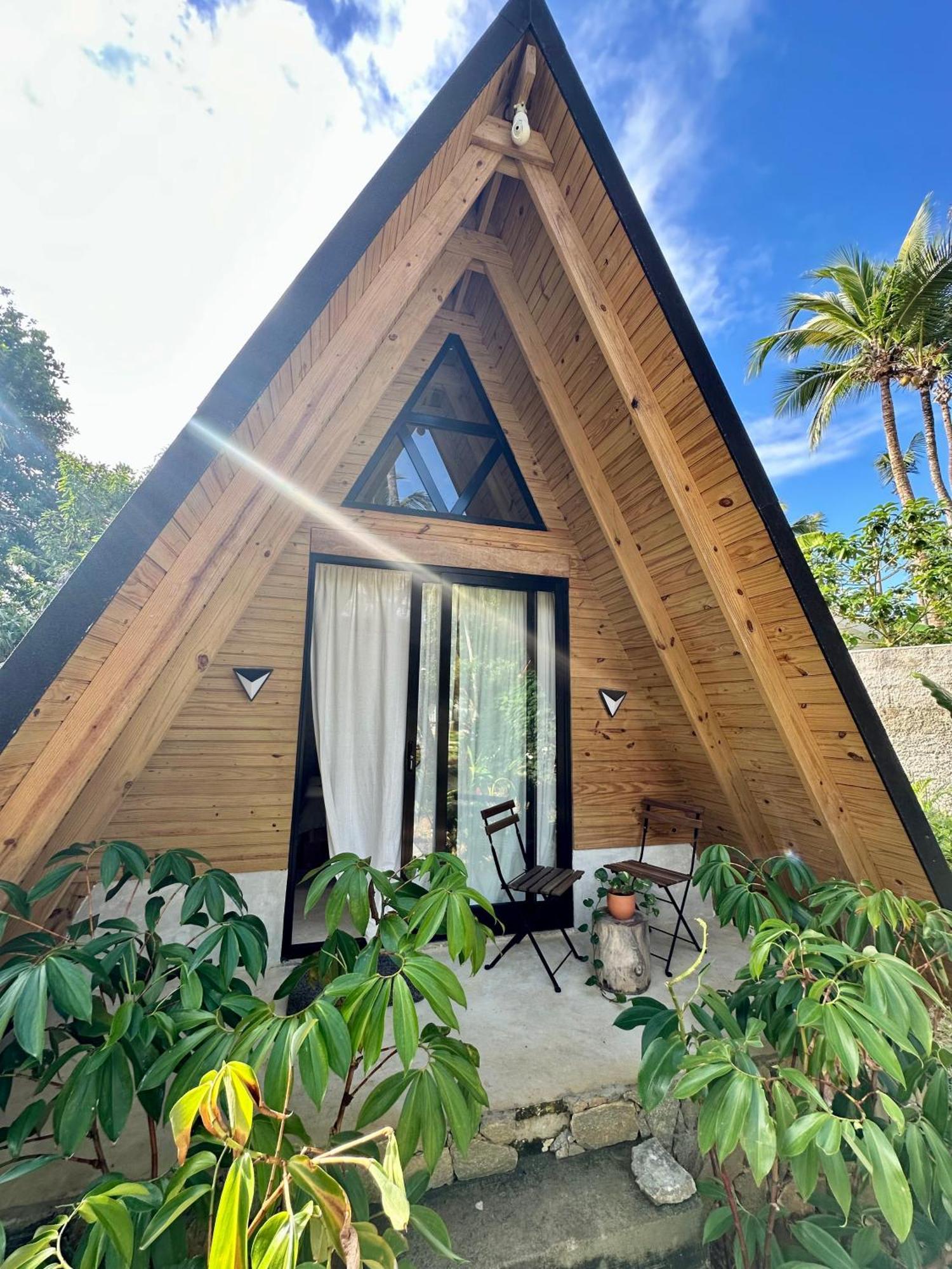 Leisy'S Garden Hostel & Rooms Samana Экстерьер фото