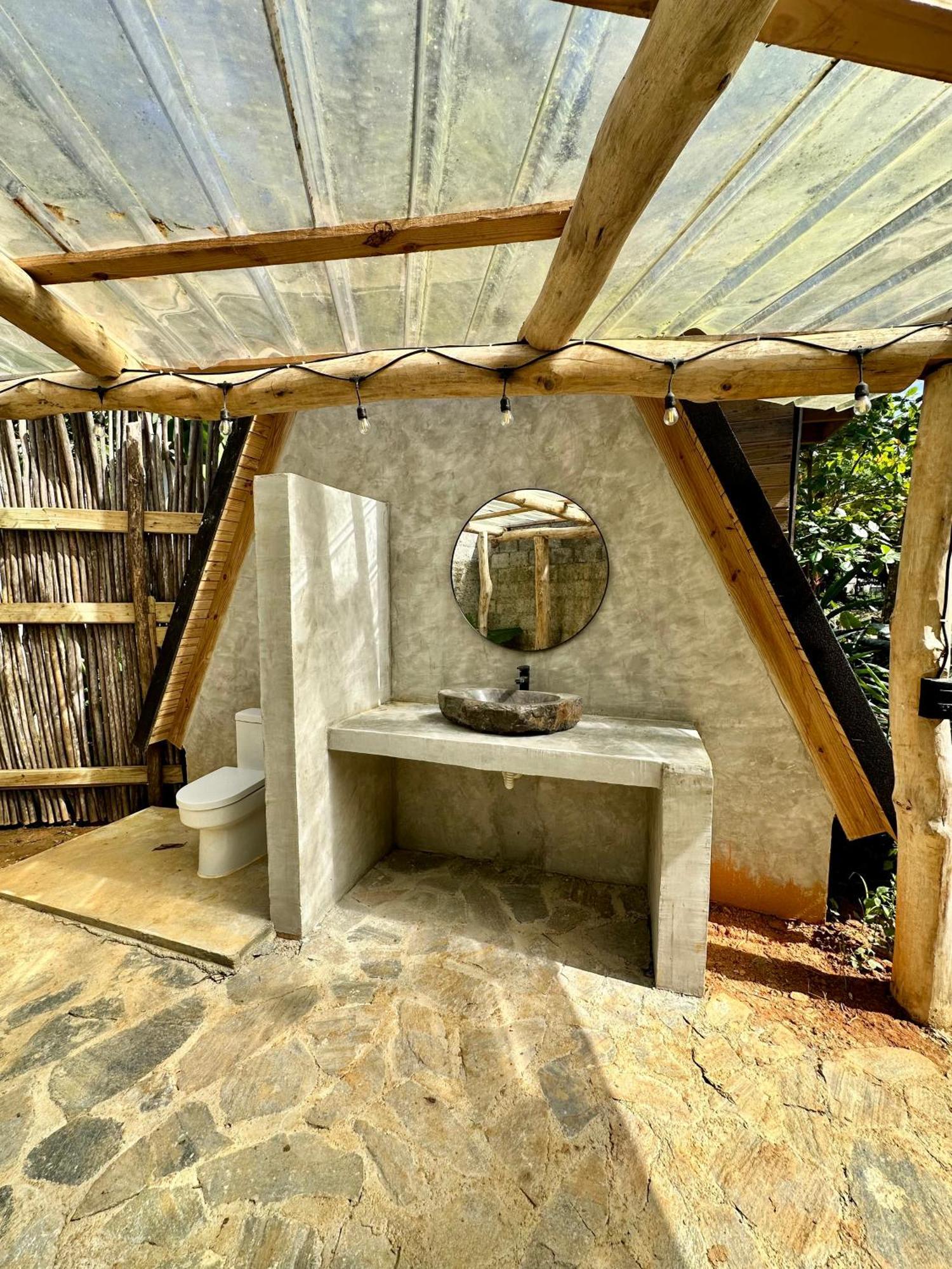 Leisy'S Garden Hostel & Rooms Samana Экстерьер фото