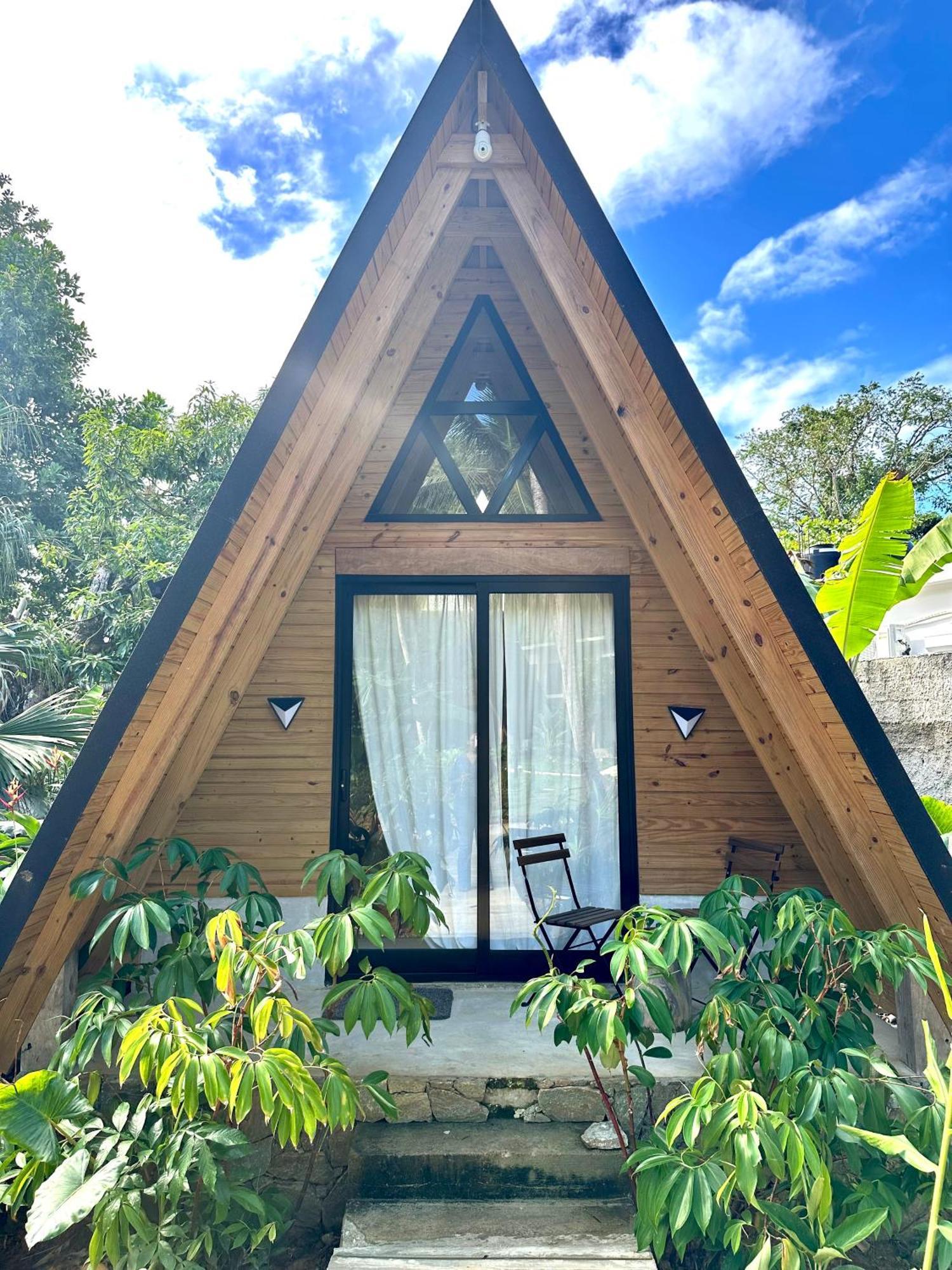 Leisy'S Garden Hostel & Rooms Samana Экстерьер фото