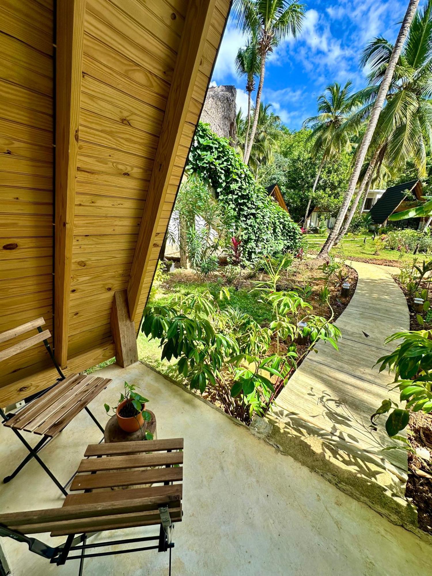 Leisy'S Garden Hostel & Rooms Samana Экстерьер фото